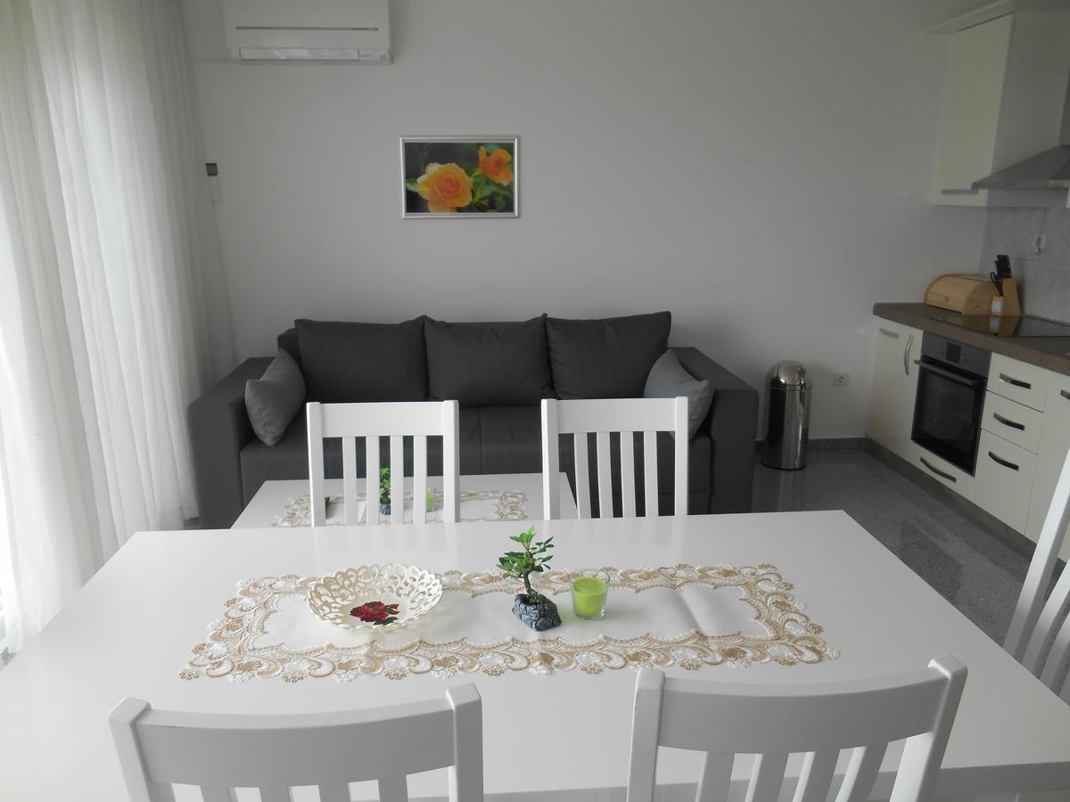 Apartments Diana Šmrika Εξωτερικό φωτογραφία
