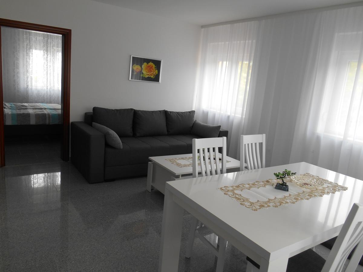 Apartments Diana Šmrika Εξωτερικό φωτογραφία