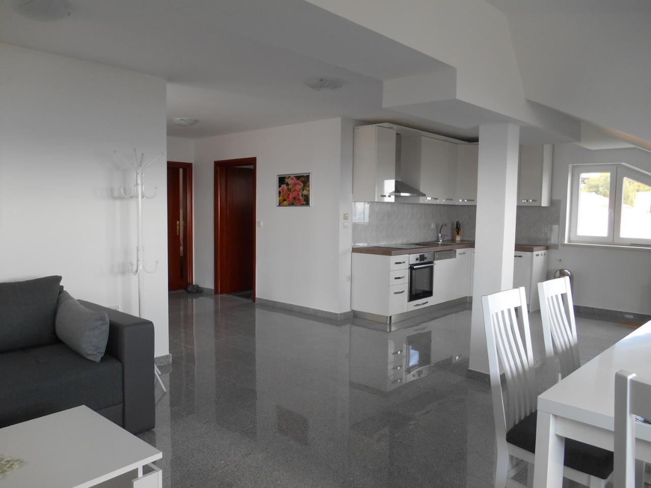Apartments Diana Šmrika Εξωτερικό φωτογραφία